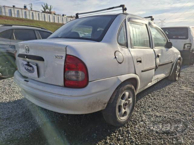 2004 CHEVROLET CORSA SEDAN 