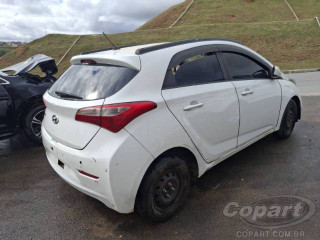 2015 HYUNDAI HB20 
