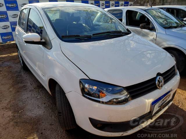 2014 VOLKSWAGEN FOX 