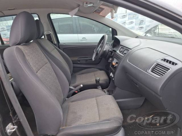 2013 VOLKSWAGEN FOX 