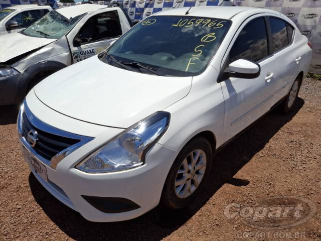 2017 NISSAN VERSA 
