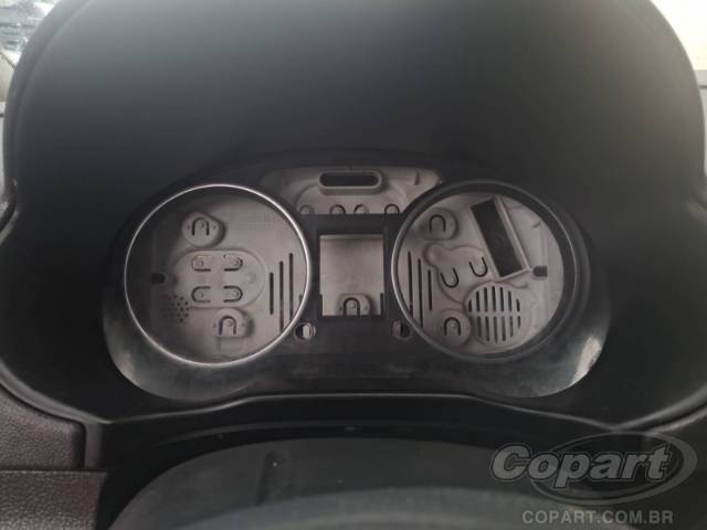 2015 VOLKSWAGEN VOYAGE 