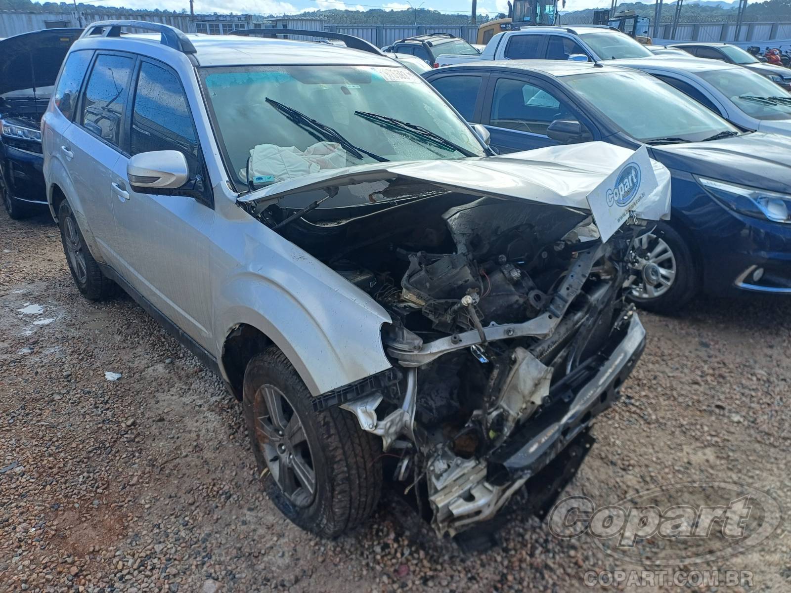 Subaru Forester LX 2.0 16V H4 2011 Médio Dano Frontal