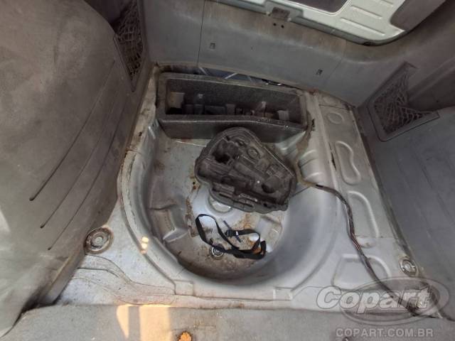 2010 VOLKSWAGEN SPACEFOX 