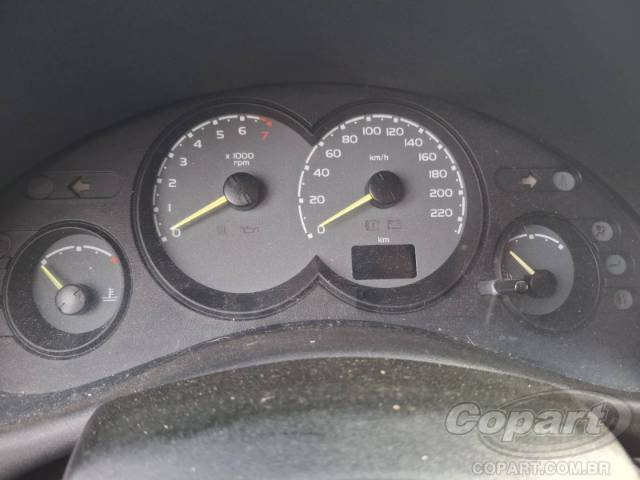 2004 CHEVROLET CORSA SEDAN 
