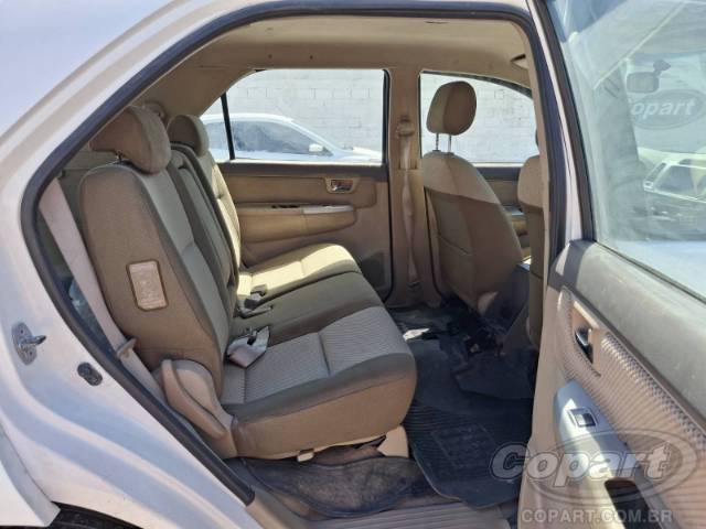 2013 TOYOTA HILUX SW4 