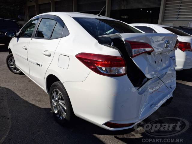2024 TOYOTA YARIS SEDA 