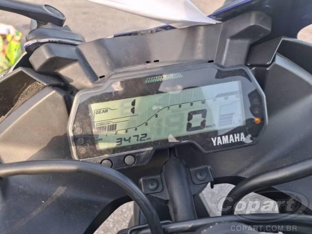 2025 YAMAHA YZF R15 