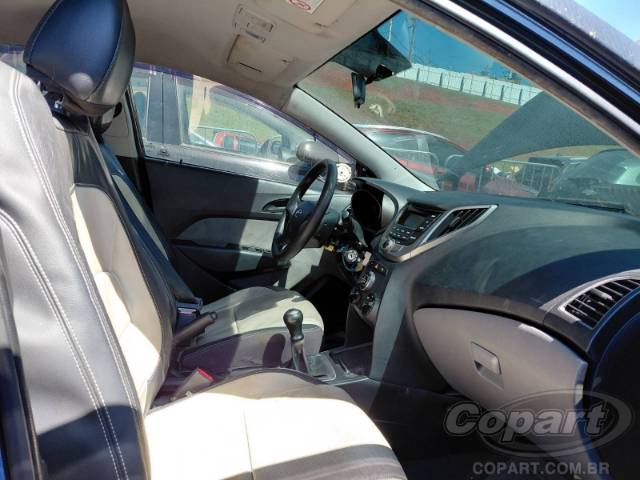 2015 HYUNDAI HB20S 