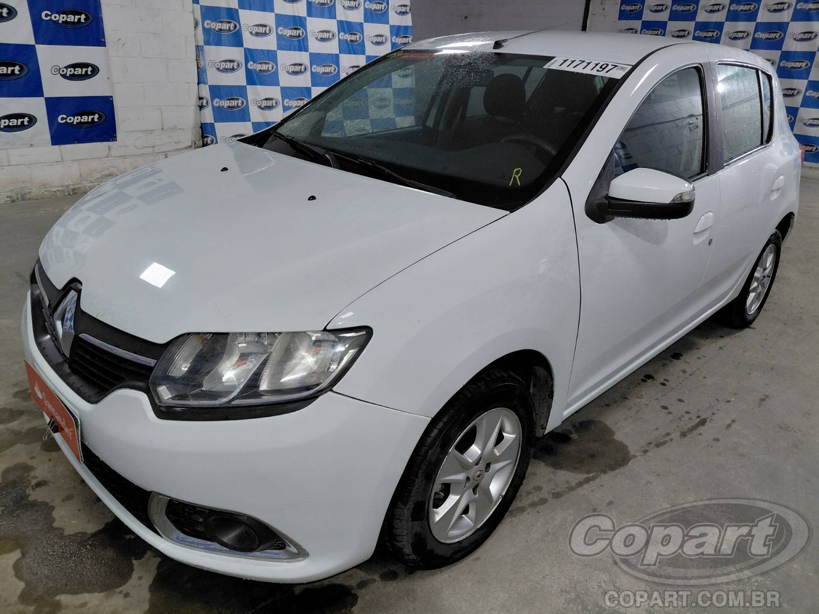 Foto 2: 2015 RENAULT SANDERO