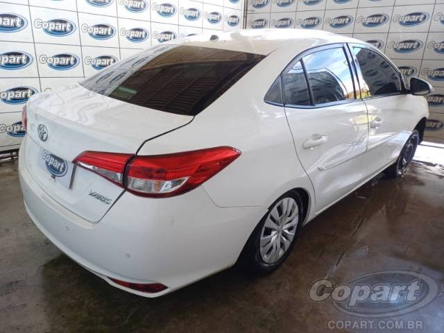 2024 TOYOTA YARIS SEDA 