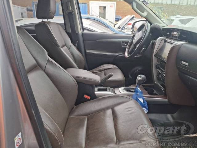 2017 TOYOTA HILUX SW4 