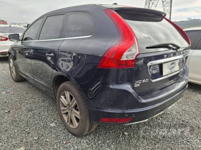 2017 VOLVO XC60 