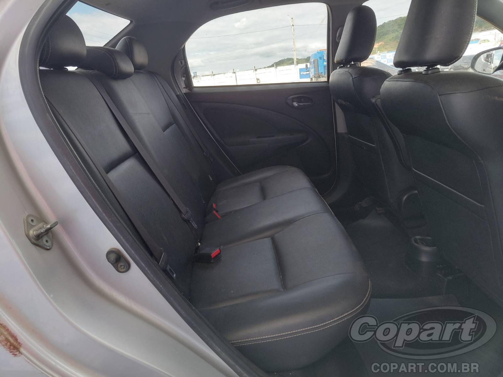 2018 TOYOTA ETIOS SEDA — foto 6 de 11