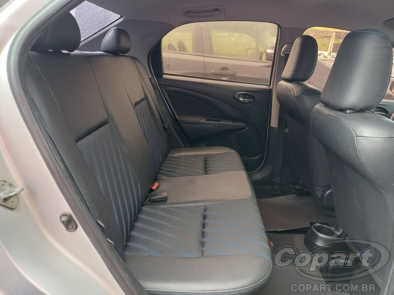 2016 TOYOTA ETIOS SEDA — leilão em Vitória De Santo Antão/PE (foto 6)