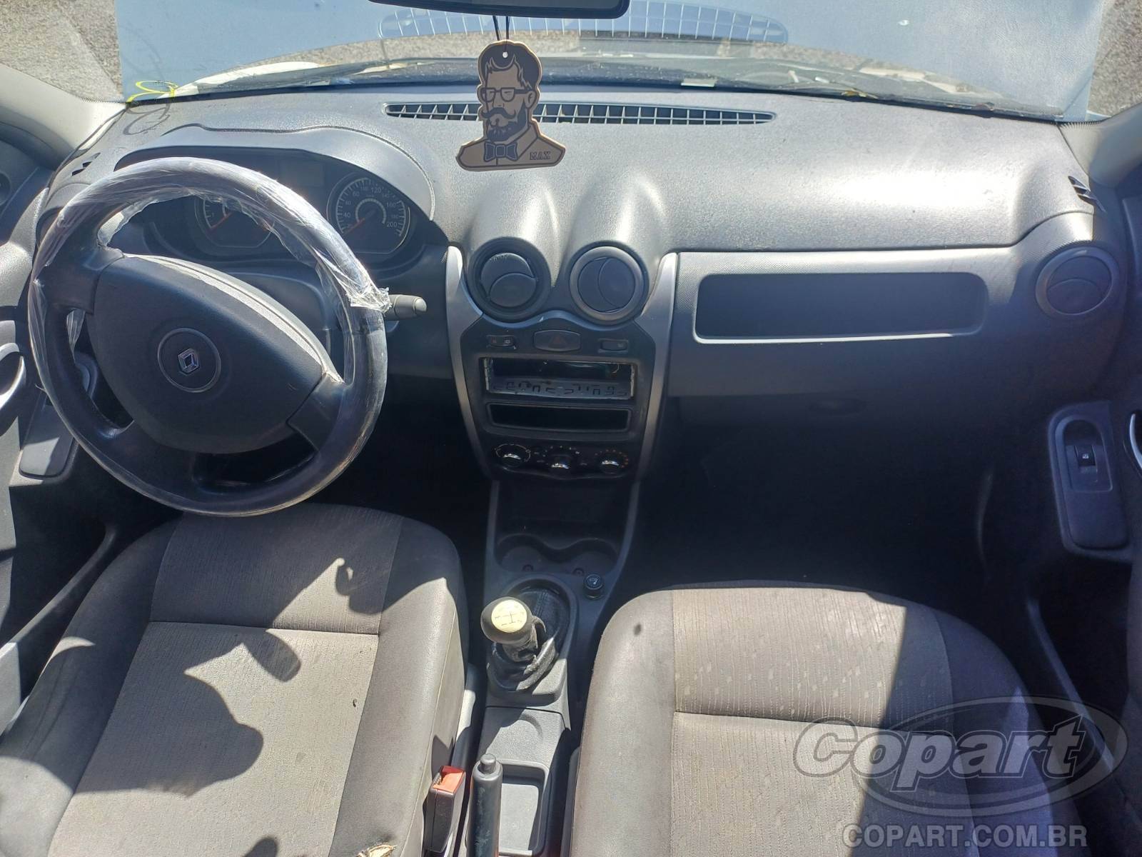 Foto 9 de 10: 2012 RENAULT LOGAN