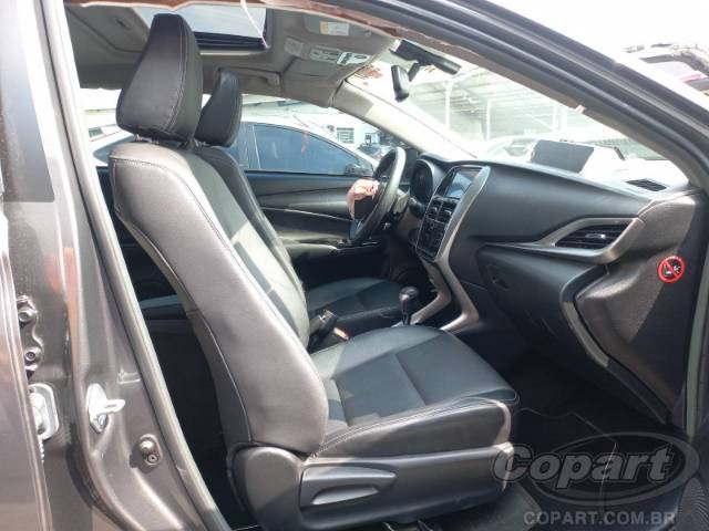 2022 TOYOTA YARIS SEDA 