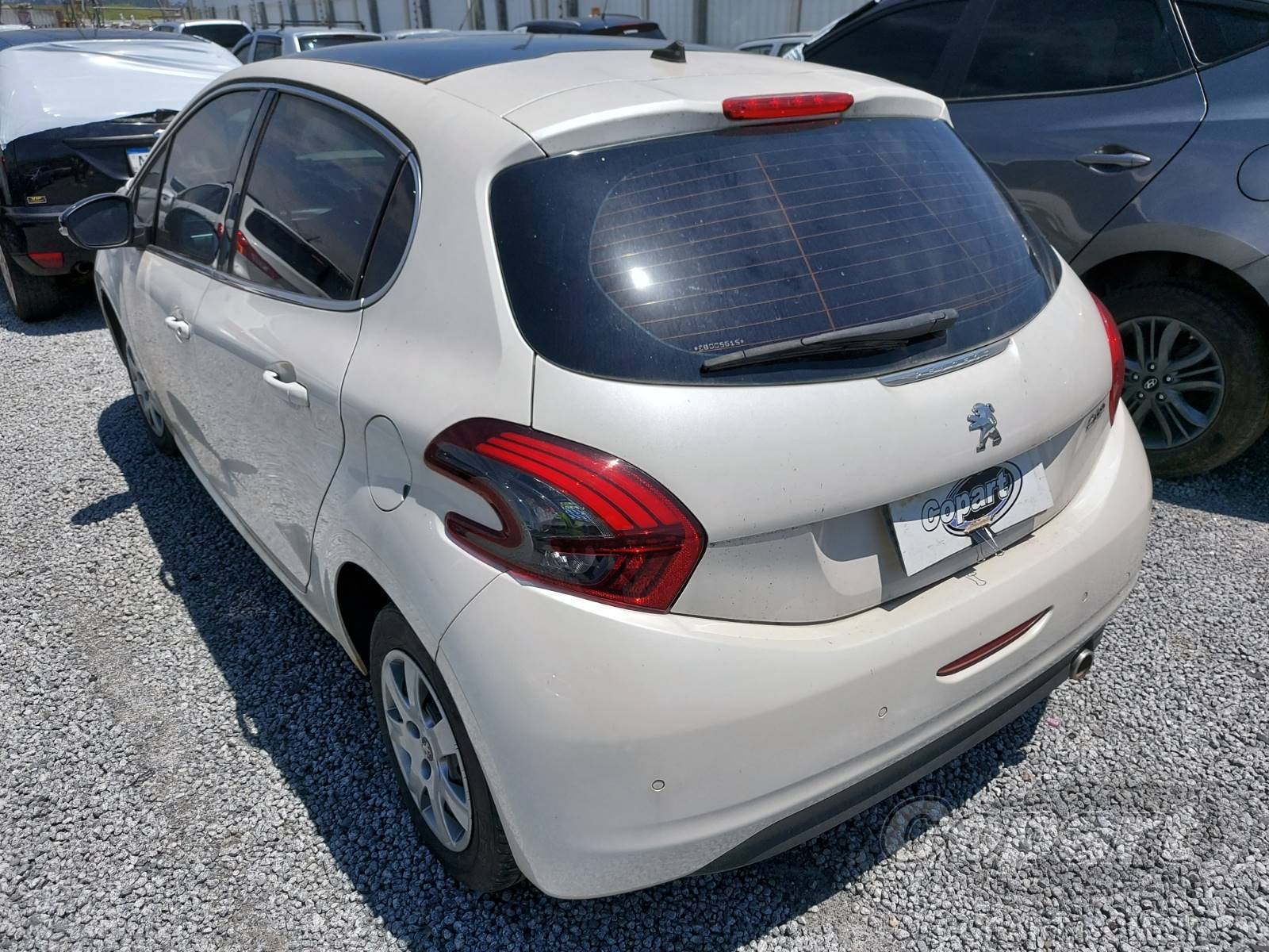 Foto 3: 2014 PEUGEOT 208
