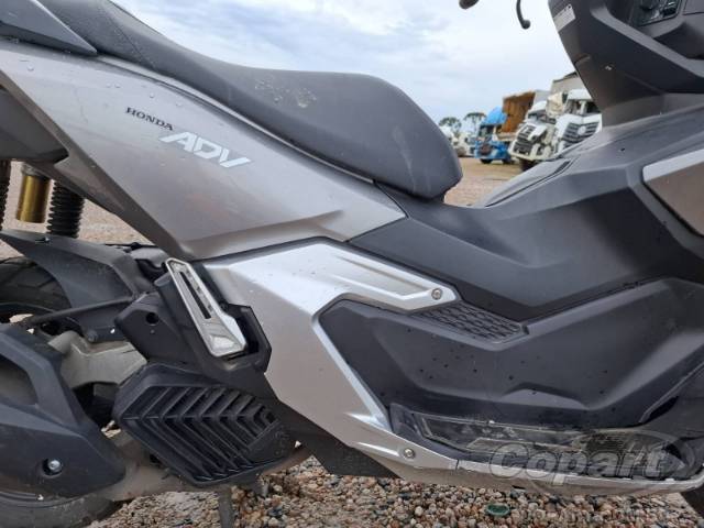 2025 HONDA ADV 