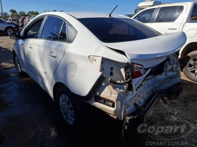 2015 HYUNDAI HB20S 