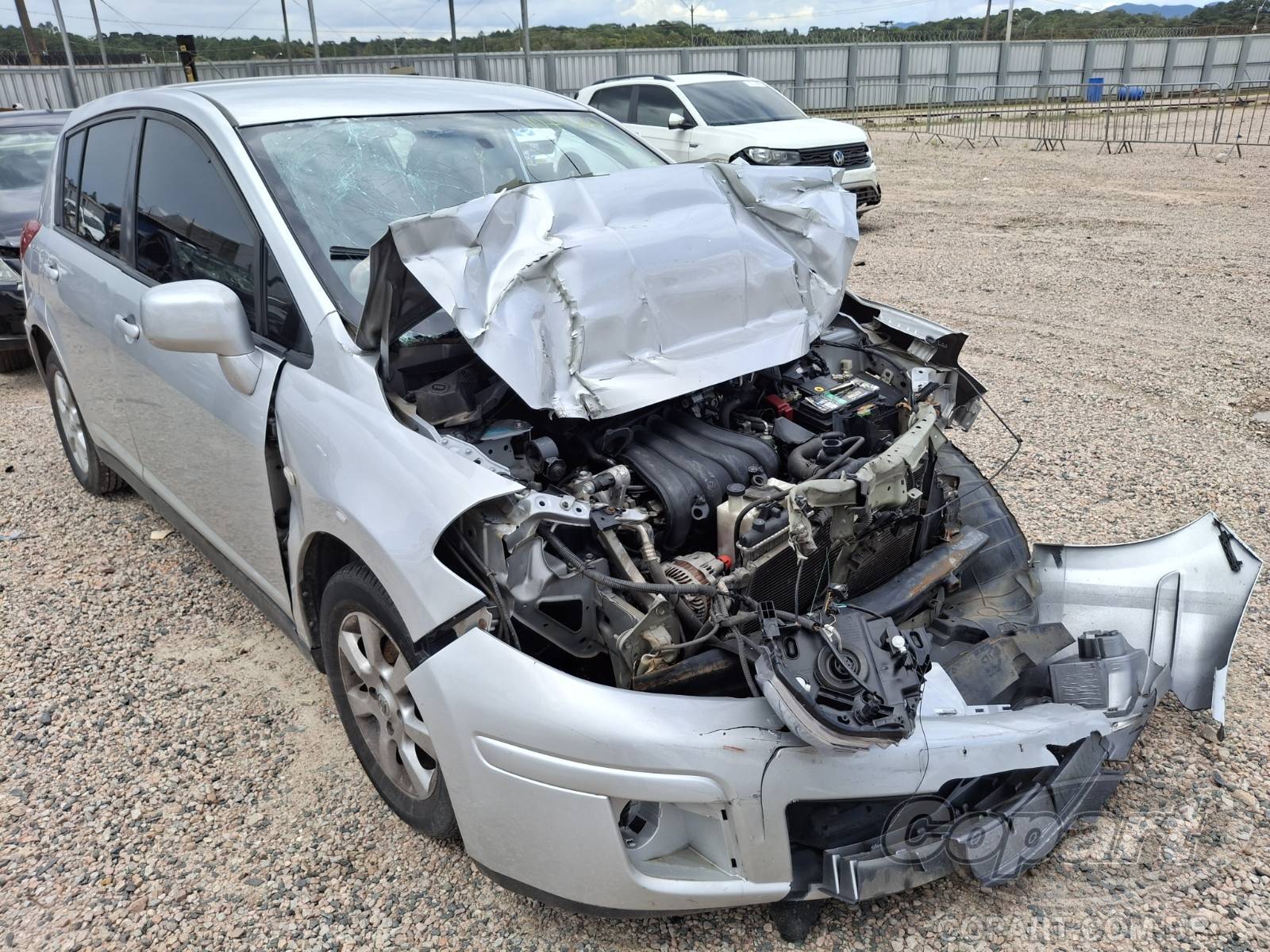 NISSAN TIIDA