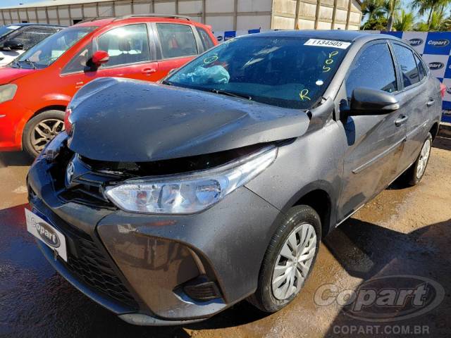 2025 TOYOTA YARIS SEDA 