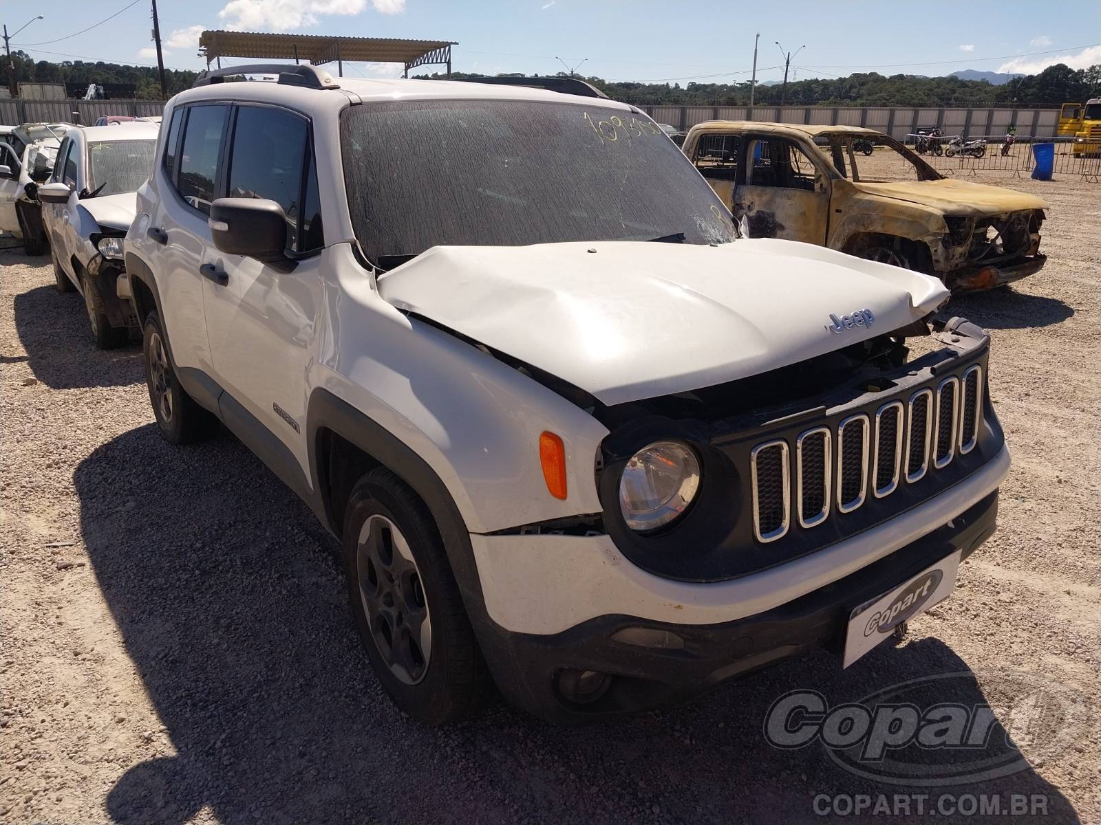 Veículo Fiat Renegade JEEP RENAEGDE 2.0 MultiJet Turbo SUV Pequeno 2015 2016 em leilão
