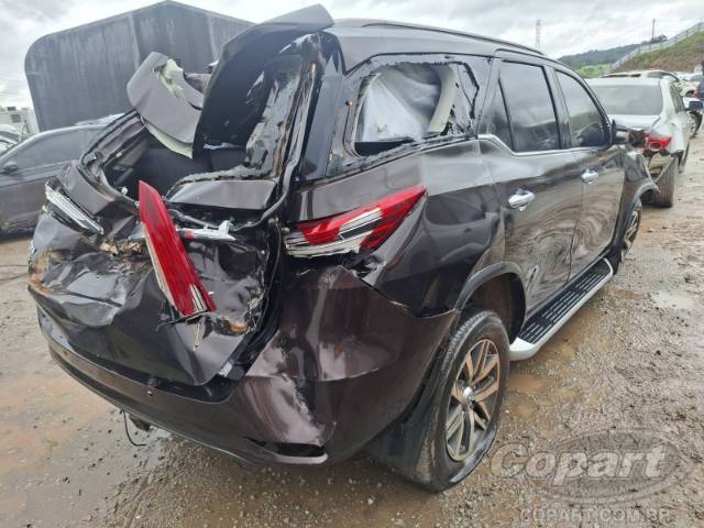 2017 TOYOTA HILUX SW4 