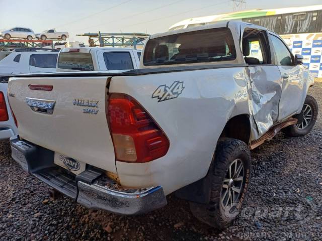 2016 TOYOTA HILUX CD 