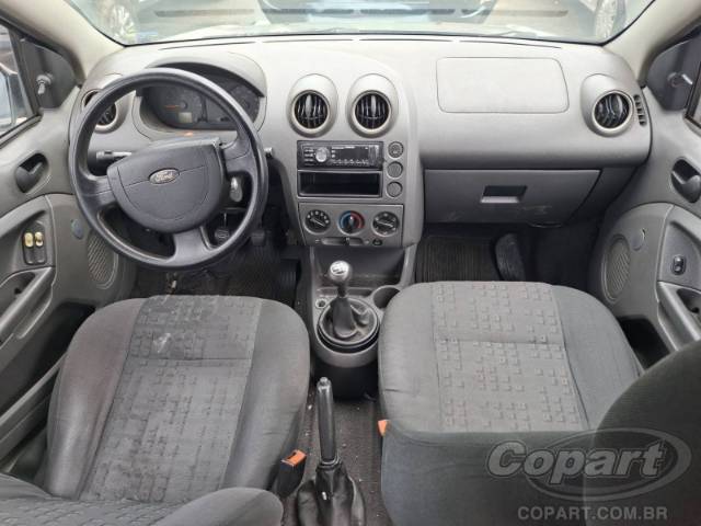 2004 FORD FIESTA 