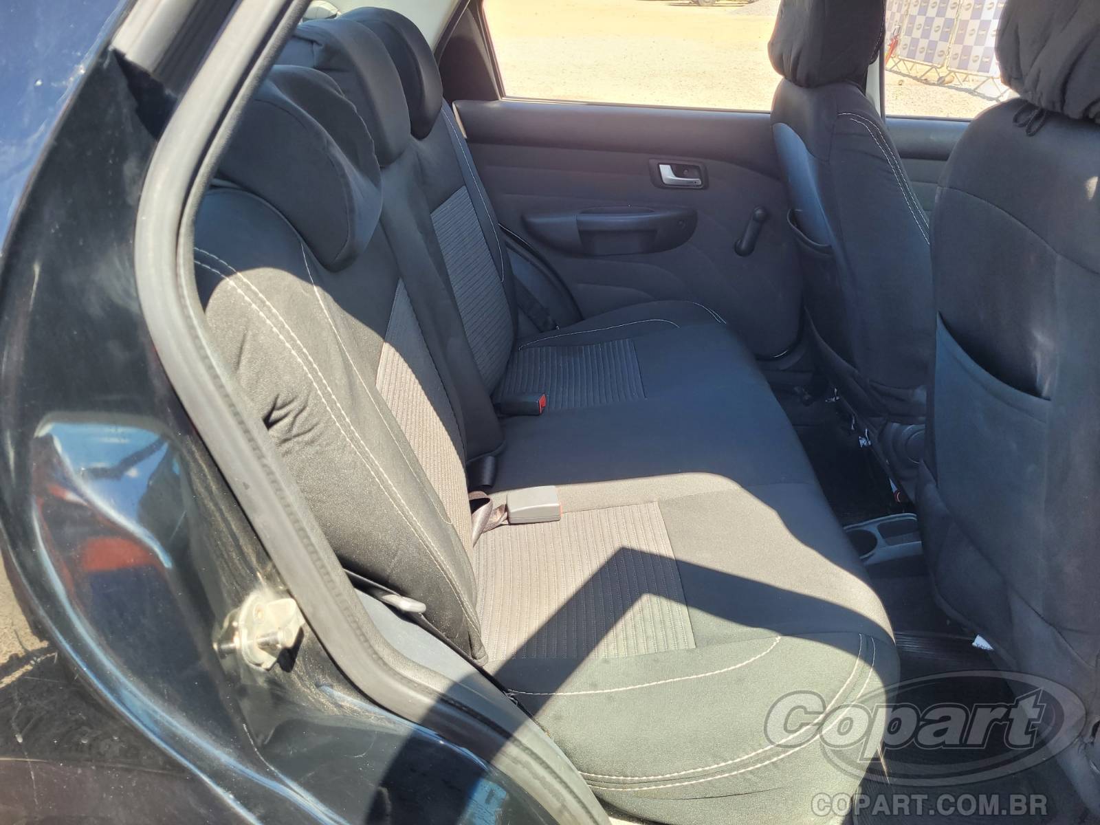 Foto 6 de 10: 2015 FIAT SIENA