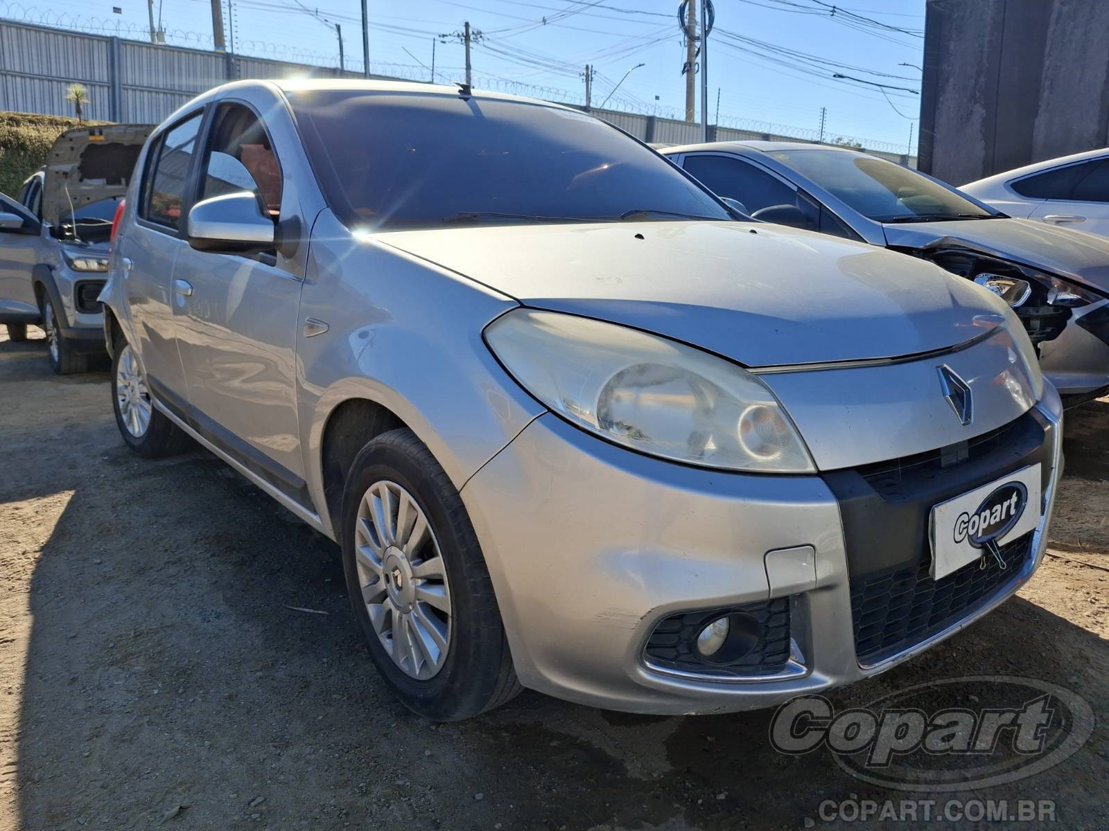 Renault Sandero 2013 em leilão