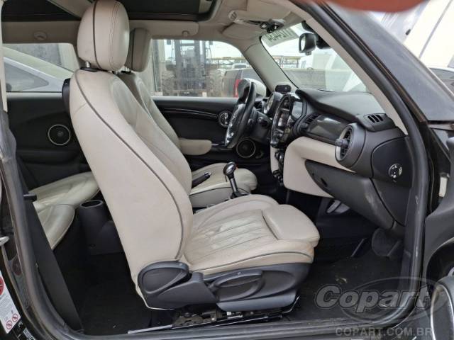2015 MINI COOPER 