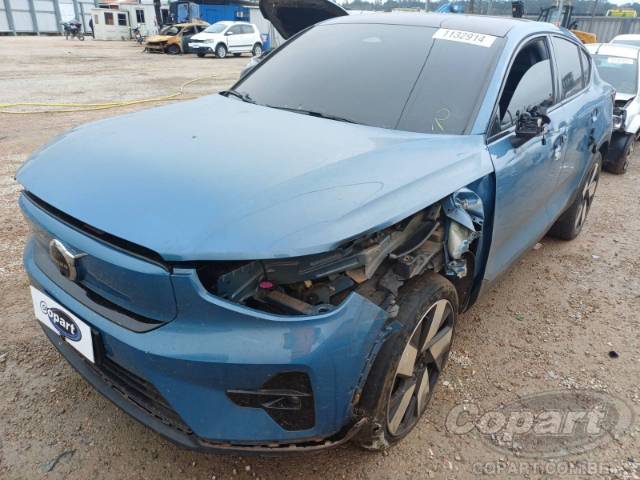 2023 VOLVO C40 
