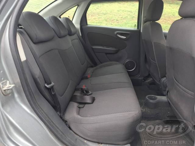 2015 FIAT GRAND SIENA 