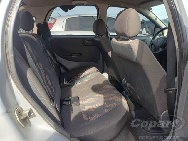 2004 CHEVROLET CORSA SEDAN 