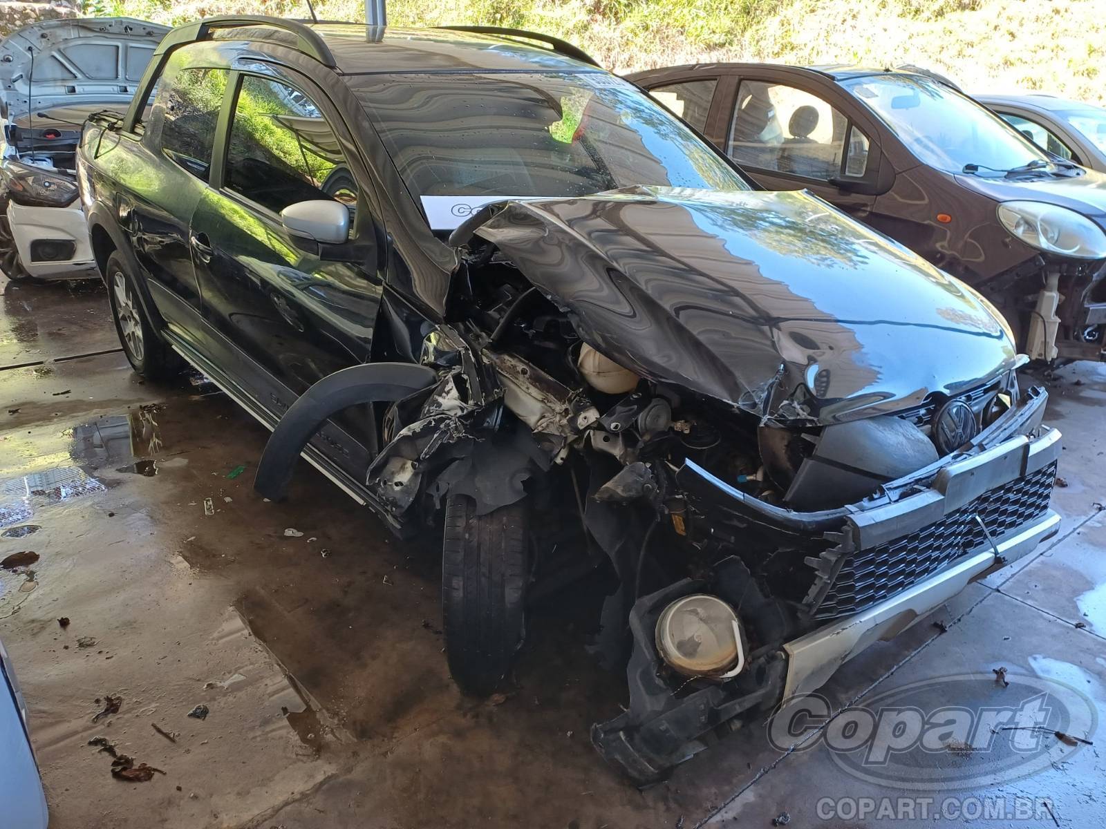 Volkswagen Saveiro CD Cross 1.6 16V MSI 2015 Colisão Média Monta