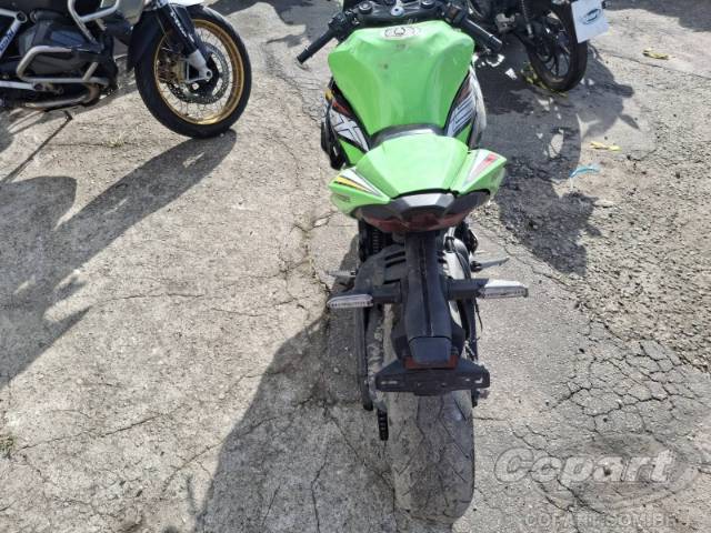 2025 KAWASAKI NINJA ZX-6R 