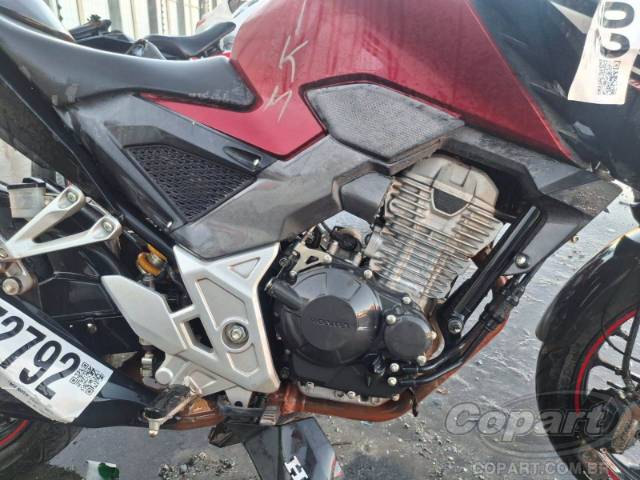 2025 HONDA CB 300F 