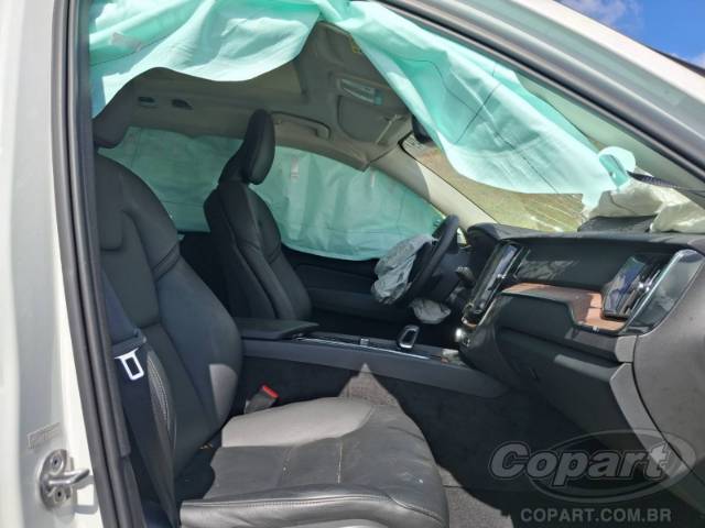 2023 VOLVO XC60 