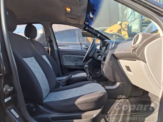 2010 FORD FIESTA SEDAN 