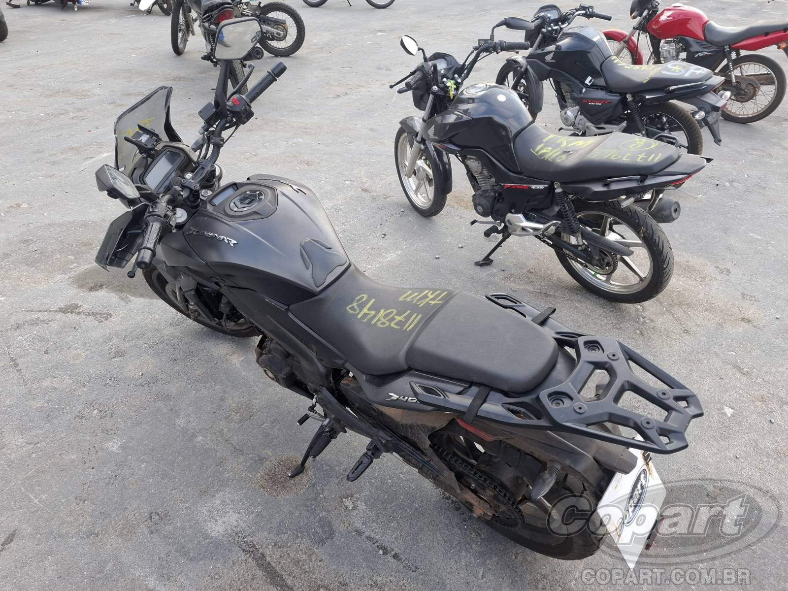 Foto 3: 2025 BAJAJ DOMINAR