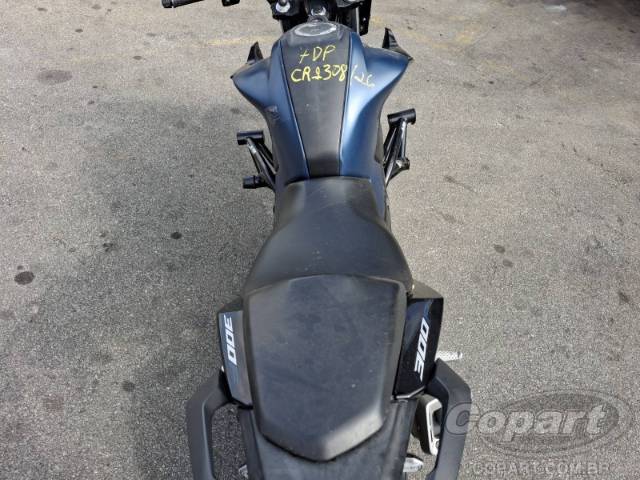 2025 HONDA CB 300F 