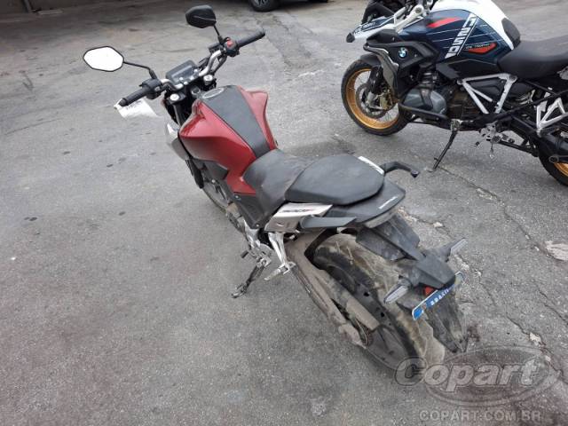 2026 HONDA CB 300F 