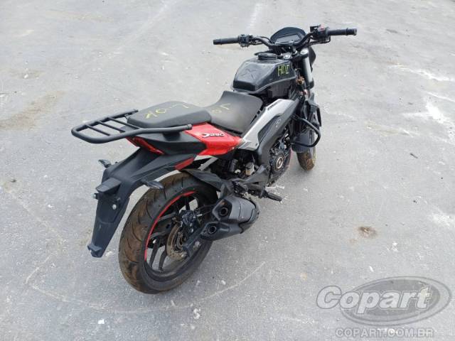2025 BAJAJ DOMINAR 