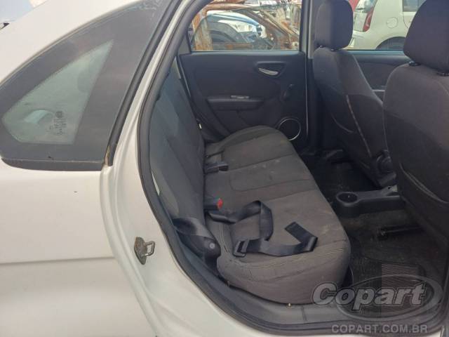 2015 FIAT GRAND SIENA 