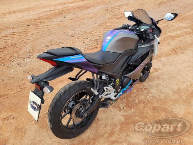 2025 YAMAHA YZF R15 