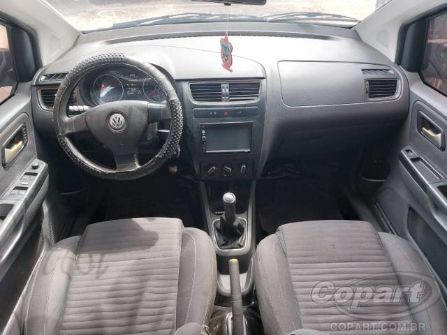 2011 VOLKSWAGEN FOX 
