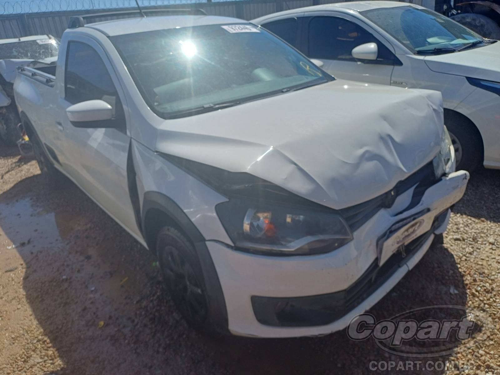 Veículo VW - VolksWagen Saveiro Volkswagen Saveiro Trendline 1.6 MSI 2015 Médio Dano Frontal 2015 em leilão