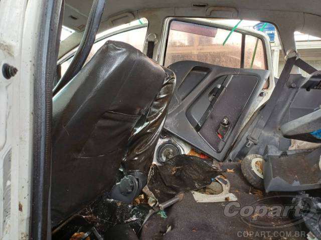 2015 VOLKSWAGEN SPACEFOX 